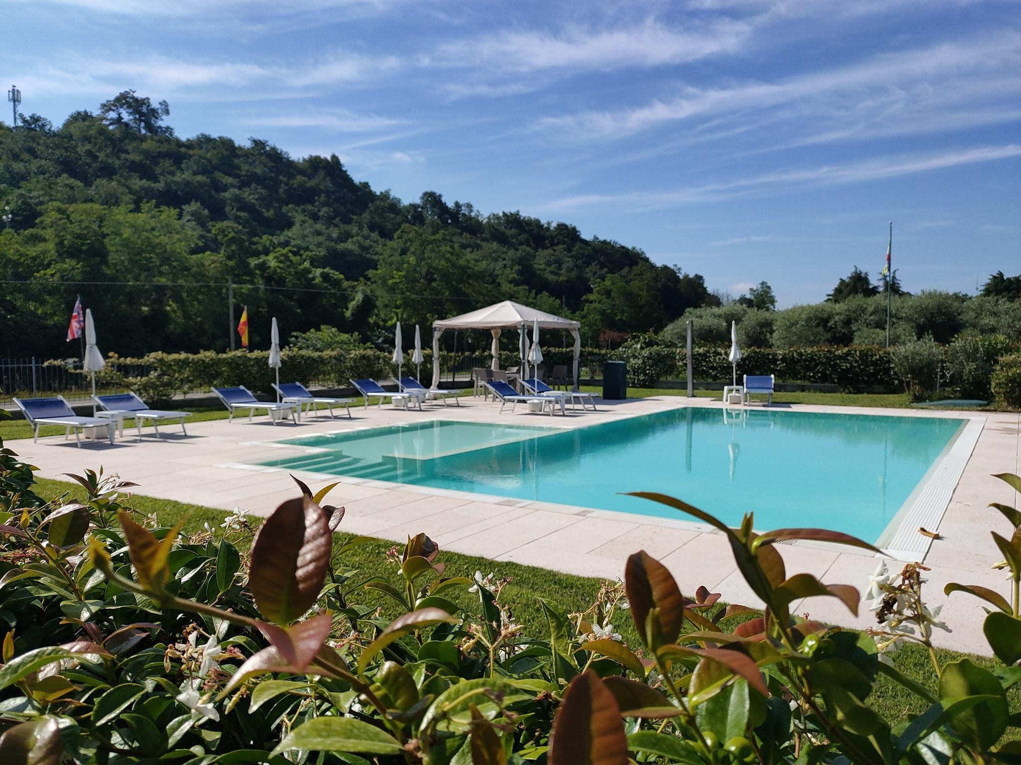Hotel Agli Ulivi ヴァレッジョ・スル・ミンチョ エクステリア 写真