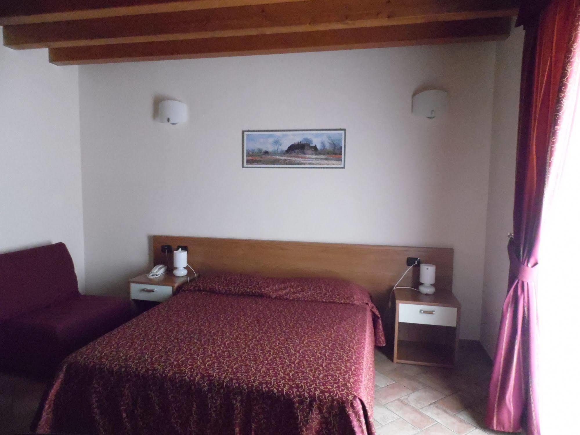 Hotel Agli Ulivi ヴァレッジョ・スル・ミンチョ エクステリア 写真